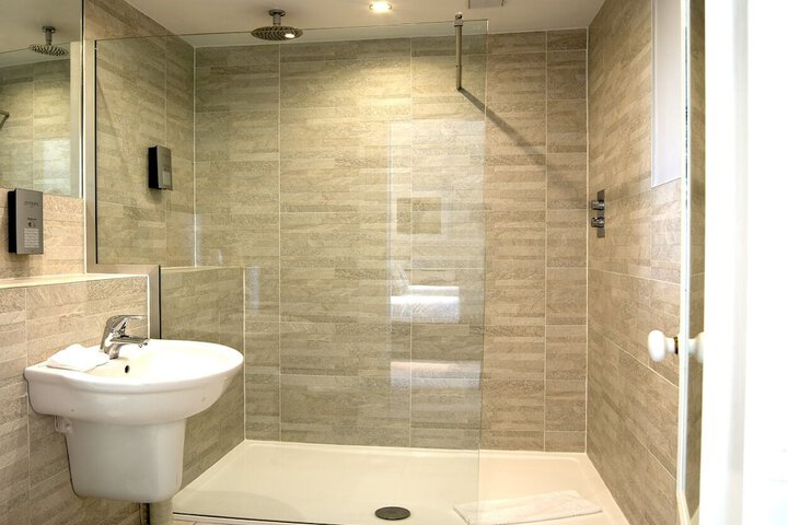 Room 9 of 26