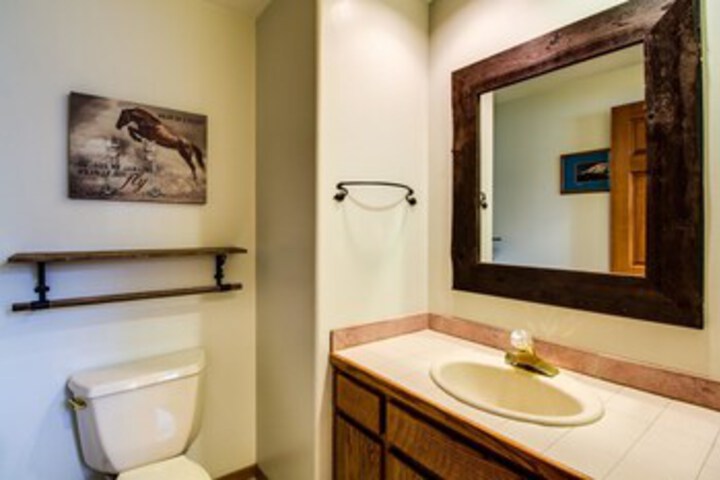 Room 4 of 53