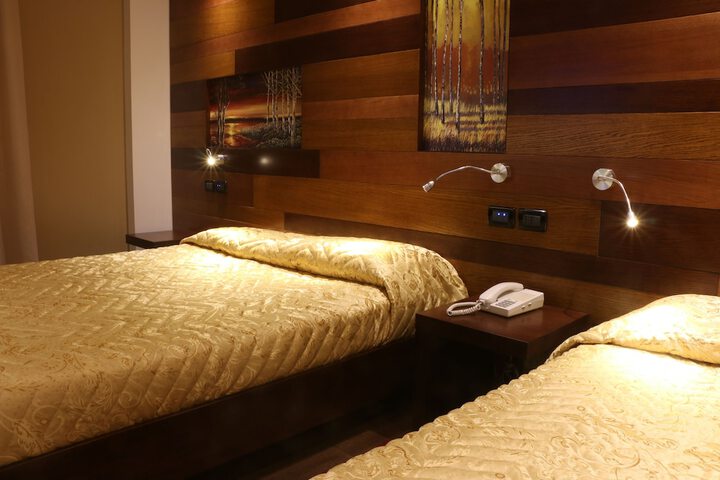 Room 10 of 34