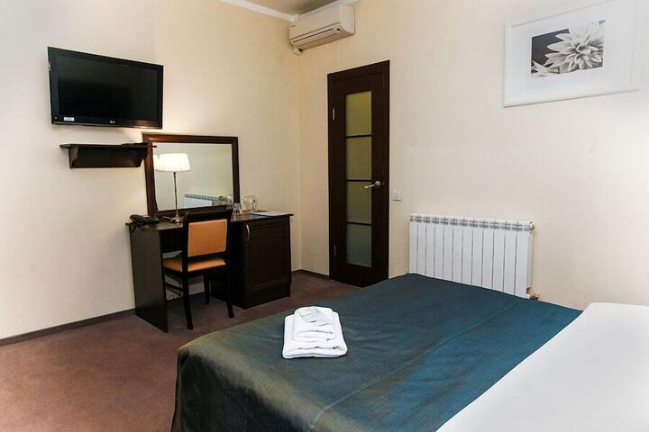 Room 22 of 38