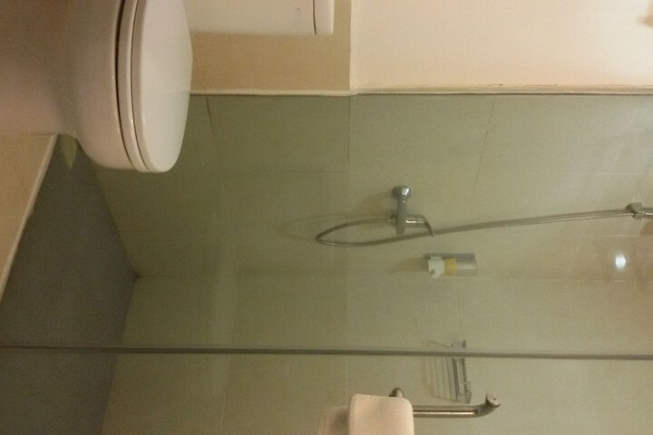 Room 9 of 24