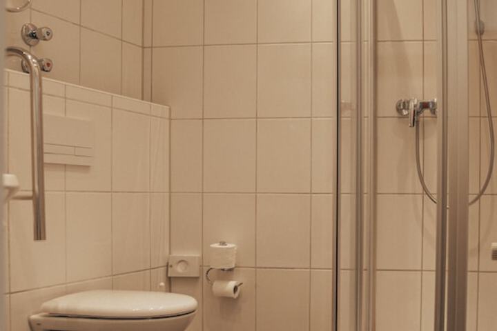 Room 25 of 53