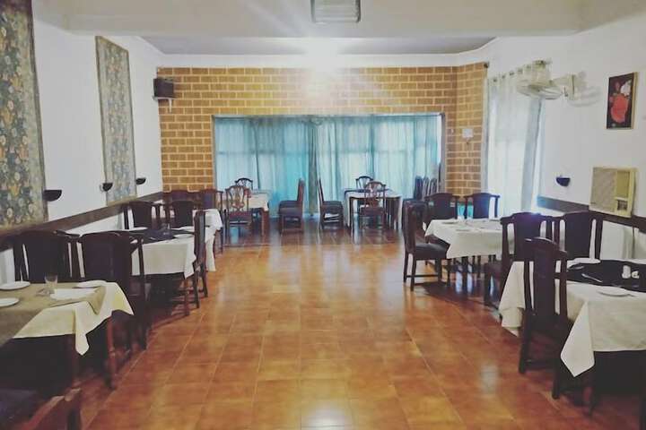 Dining 9 of 17
