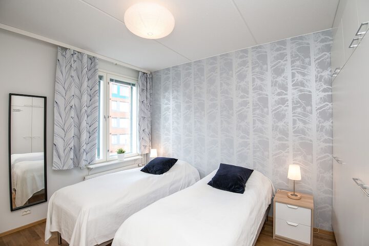 Room 16 of 77