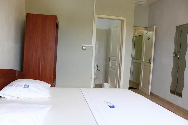 Room 4 of 17