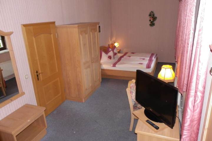 Room 11 of 43
