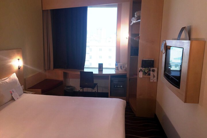 Room 9 of 65