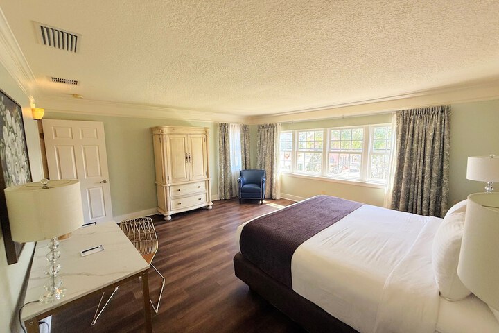 Room 29 of 61