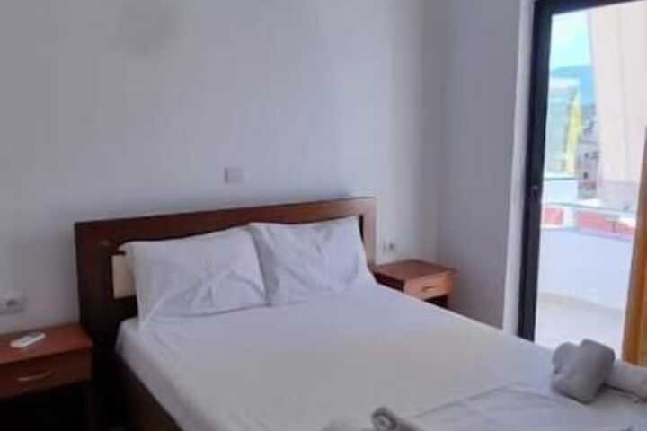 Room 12 of 30