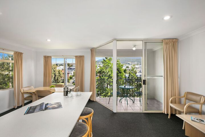 Room 12 of 28