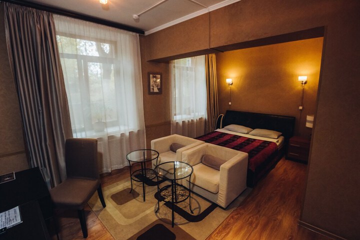 Room 17 of 27