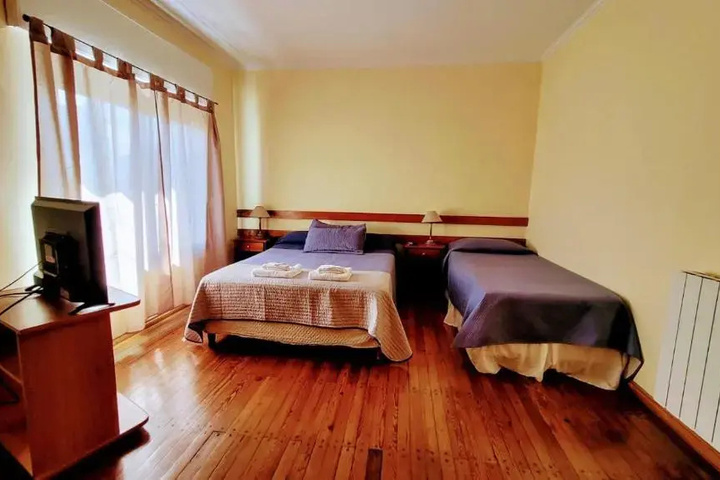 Room 6 of 14