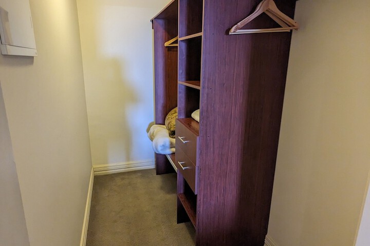 Room 16 of 39