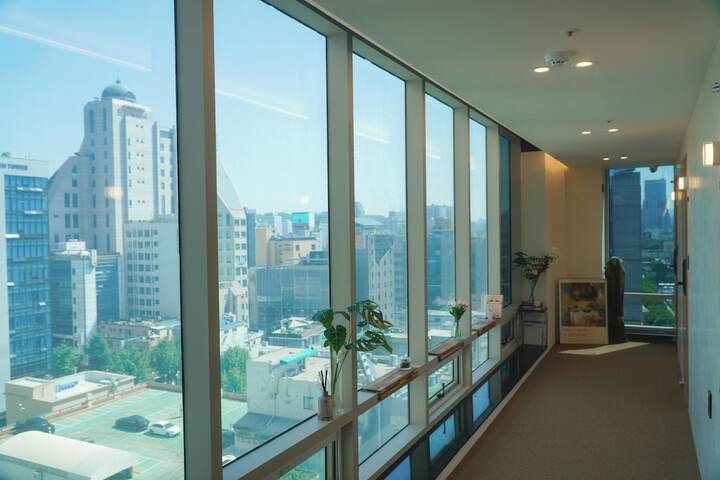 Ballroom/Hall 106 of 130