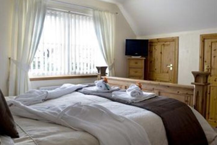 Room 11 of 22