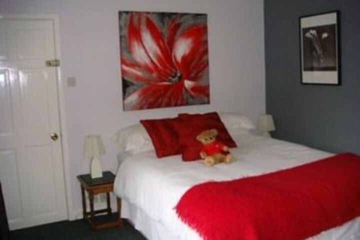 Room 9 of 12
