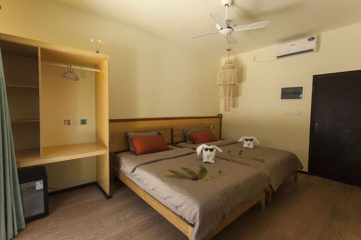 Room 16 of 105