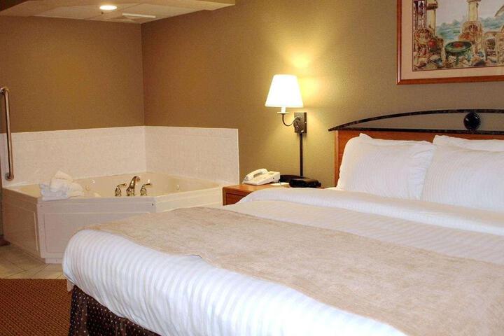 1 King Bed Accessible (1 of 5)