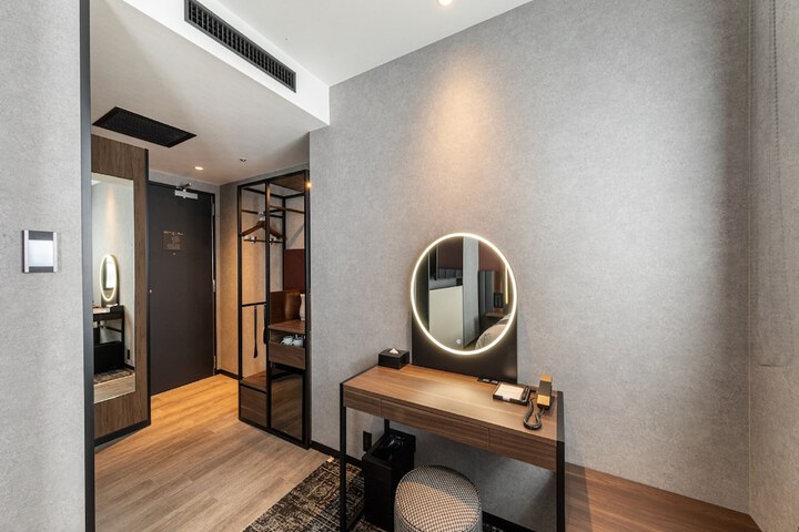Room 13 of 47