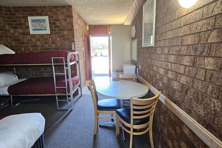 Room 20 of 34