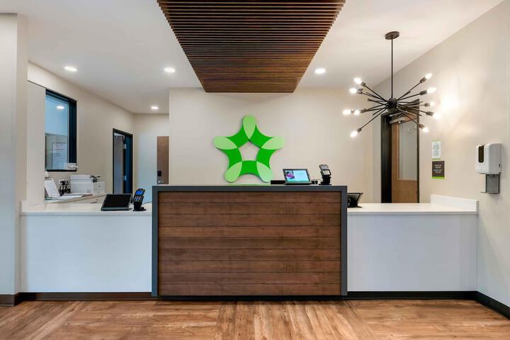Entrance & Lobby