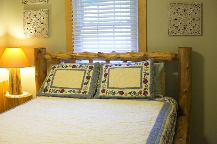 Room 2 of 68