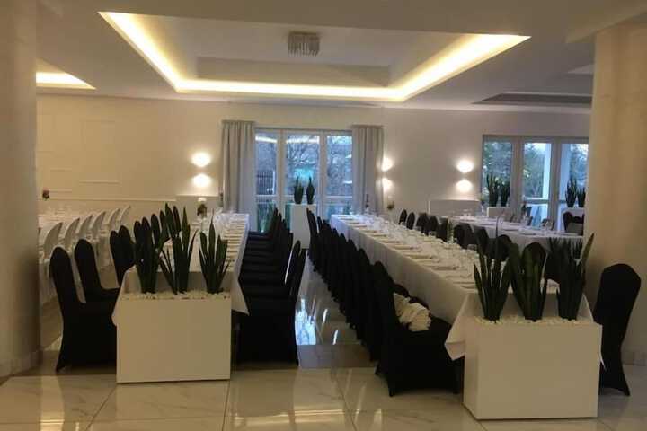 Ballroom/Hall 37 of 47