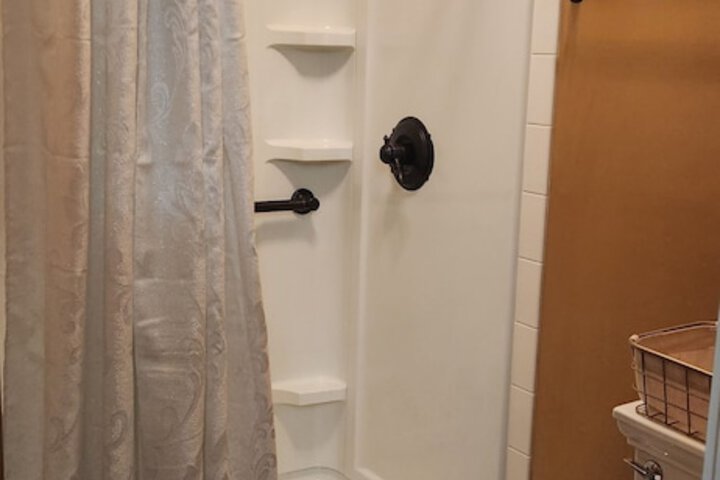 Room 64 of 83