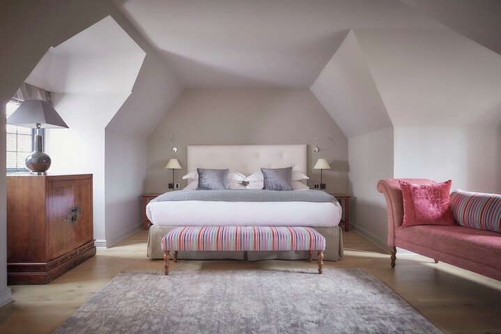 Room 9 of 40