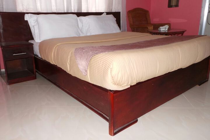 Room 6 of 26
