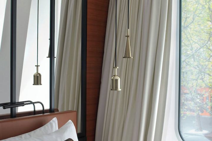 Room 42 of 186
