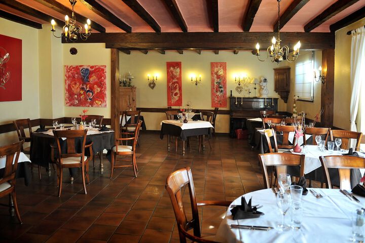 Dining 47 of 74
