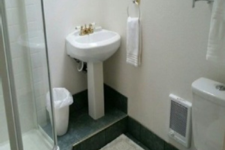 Room 153 of 192