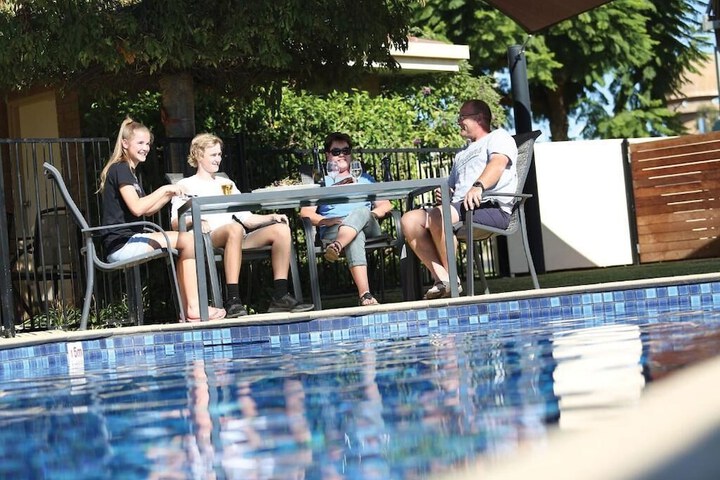 Pool 7 of 16