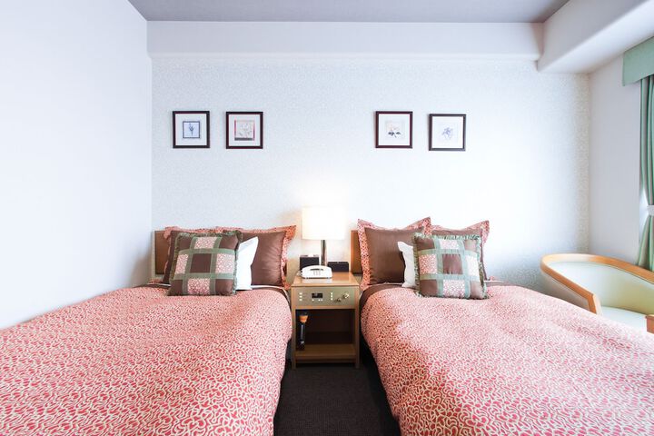 Room 16 of 37