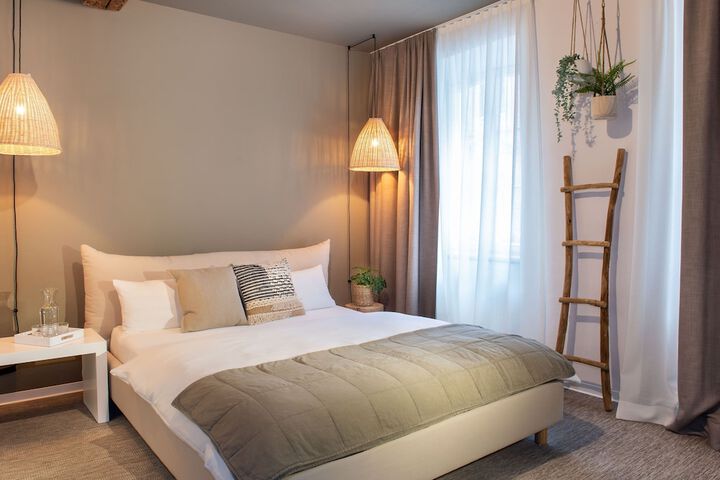 Room 9 of 29
