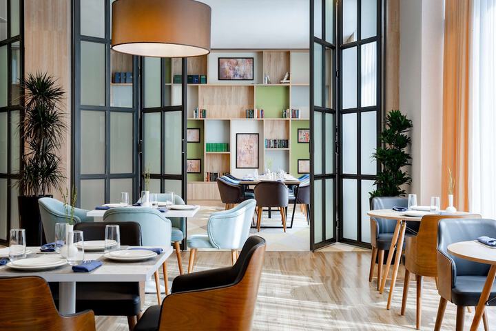 Dining 80 of 141