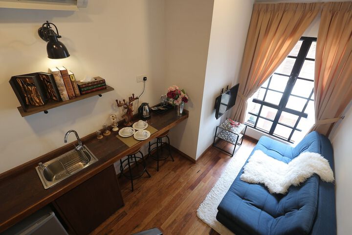 Room 6 of 72