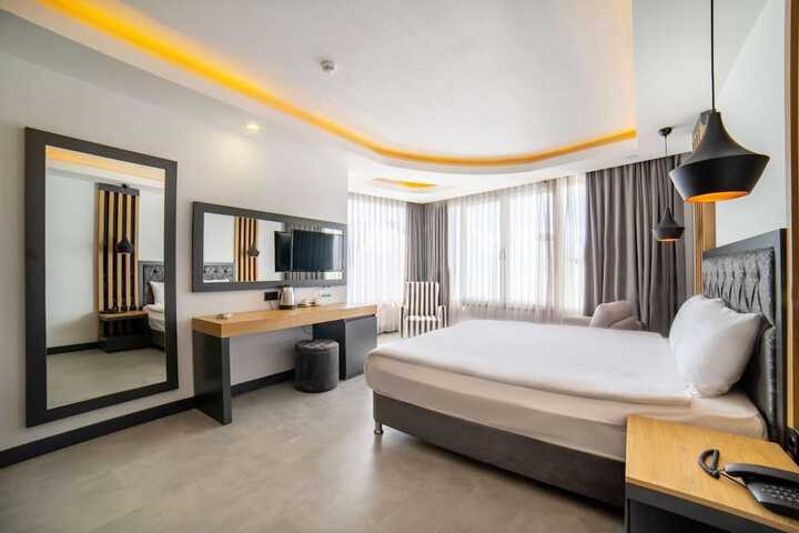 Room 7 of 48