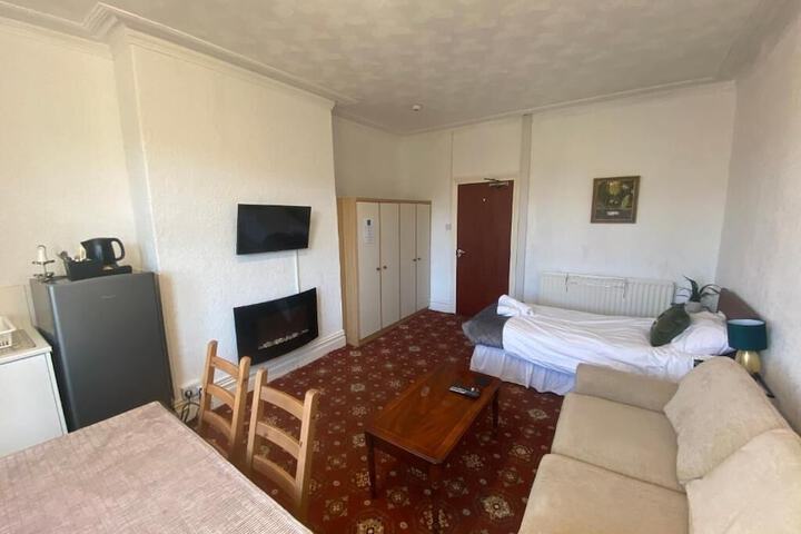Room 152 of 174