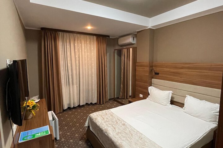 Room 2 of 57