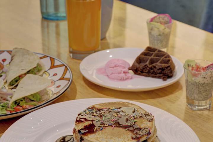 Breakfast/Coffee Service 69 of 80