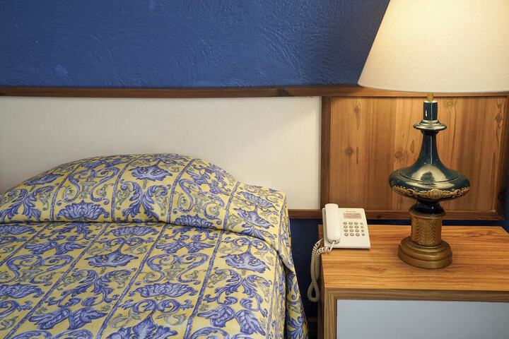 Room 5 of 42
