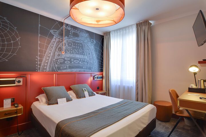 Room 25 of 62