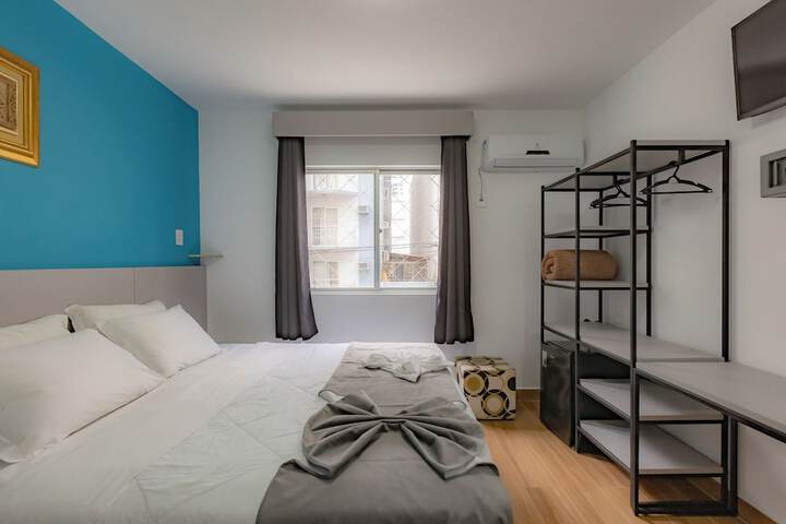 Room 9 of 104