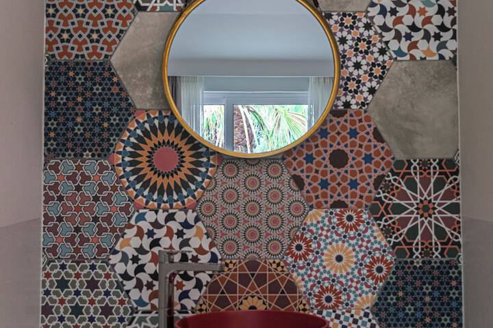 Room 43 of 65