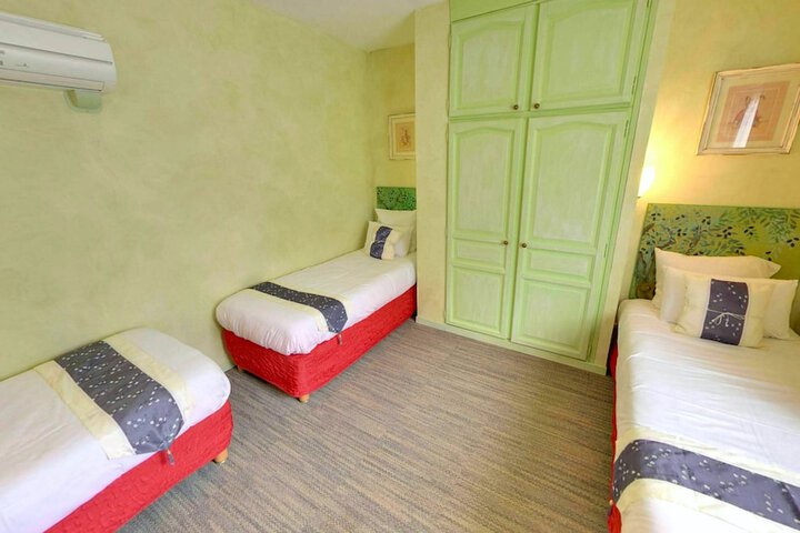 Room 16 of 49