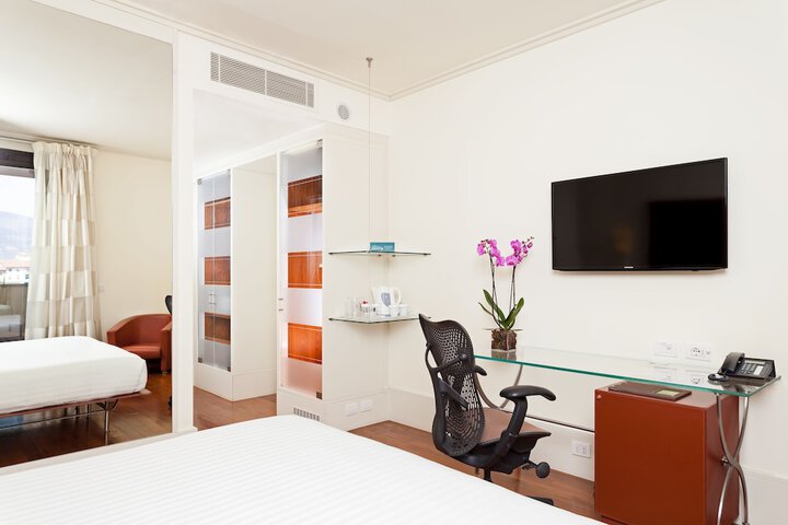 Room 12 of 53