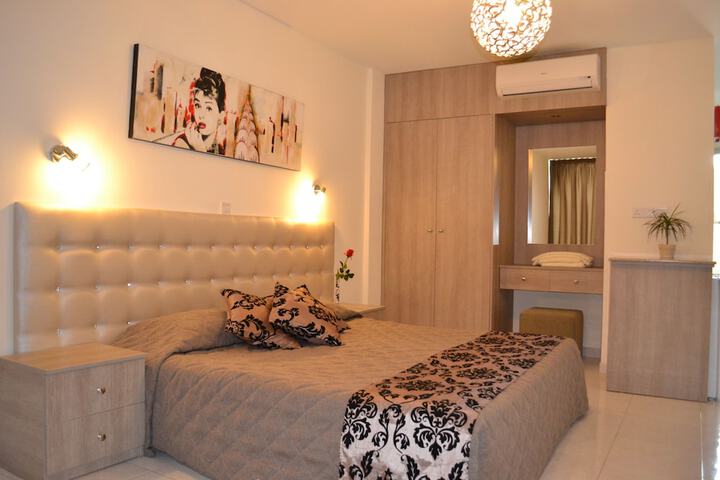 Room 8 of 70