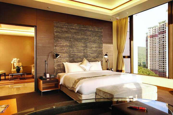Room 7 of 24